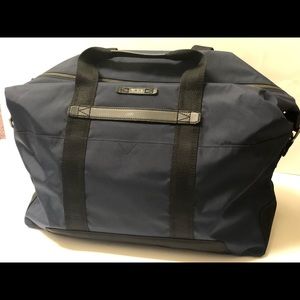 tumi morado sling bag